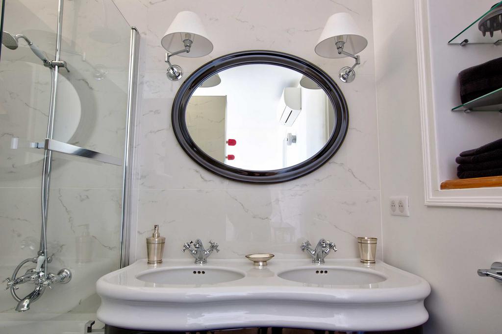 Suite Vendange — bathroom
